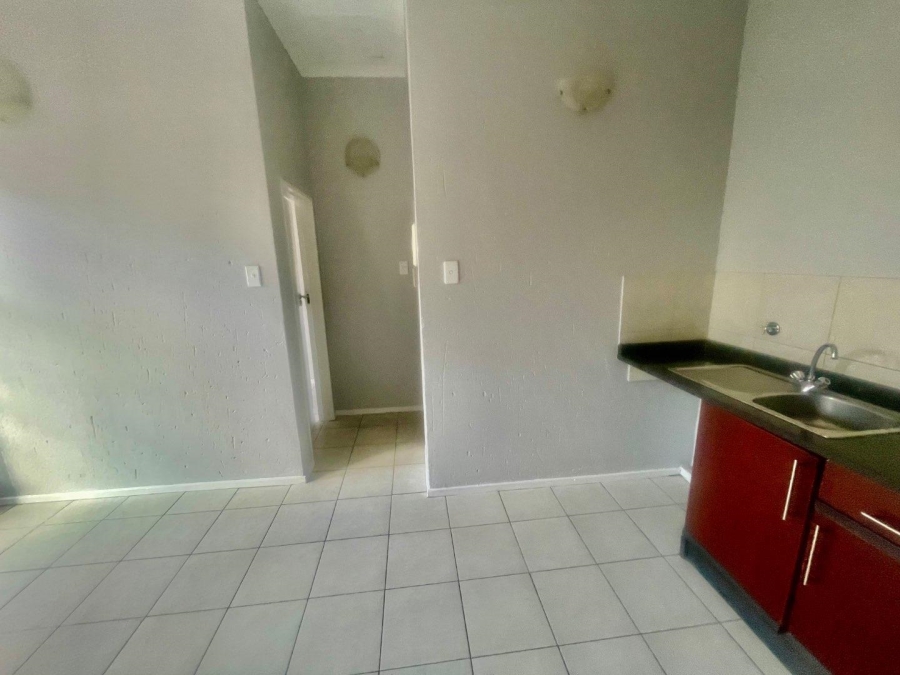 To Let 2 Bedroom Property for Rent in Kempton Park Central Gauteng