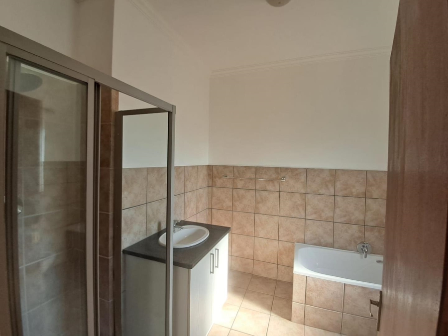 1 Bedroom Property for Sale in Carlswald Gauteng