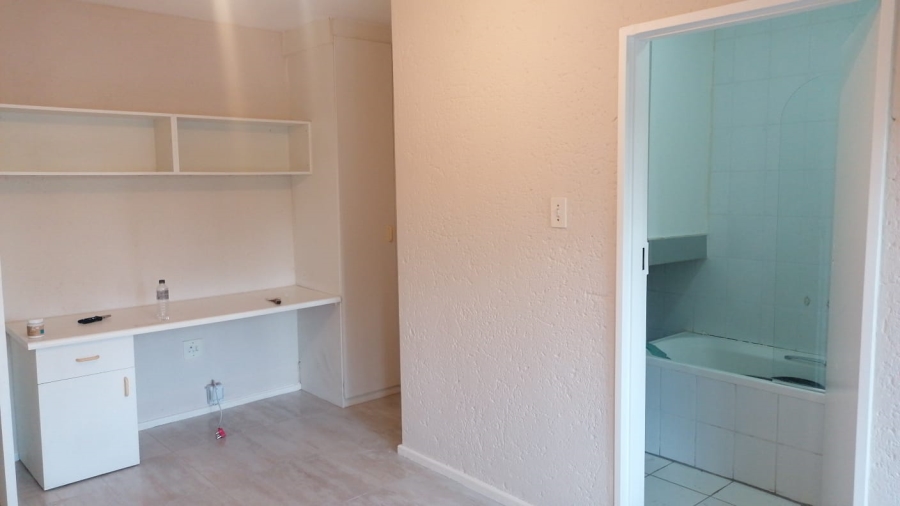 To Let 1 Bedroom Property for Rent in Morningside Gauteng