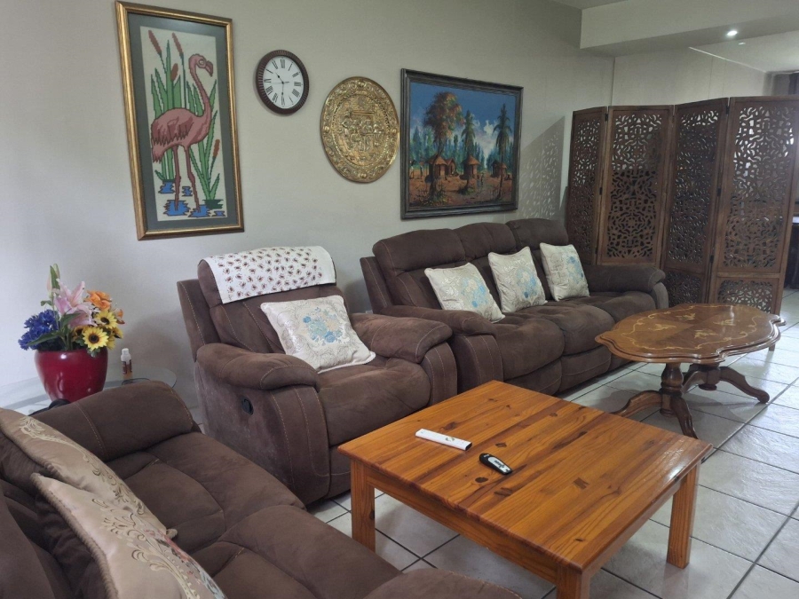 To Let 2 Bedroom Property for Rent in Sandown Gauteng