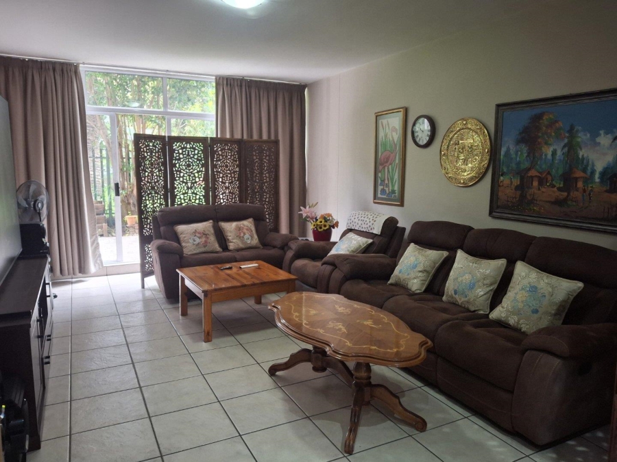 To Let 2 Bedroom Property for Rent in Sandown Gauteng