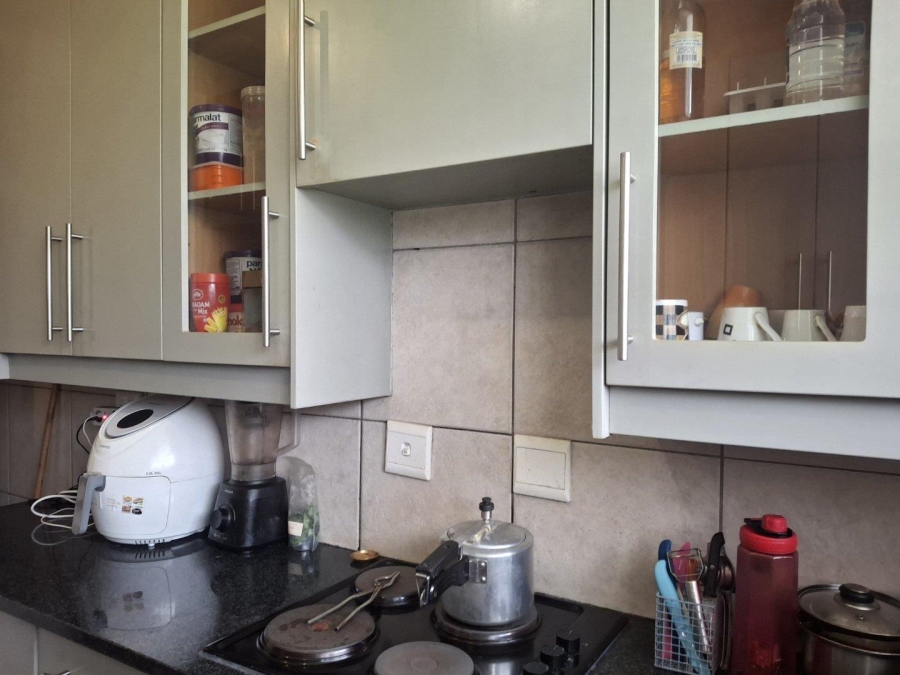 To Let 2 Bedroom Property for Rent in Sandown Gauteng
