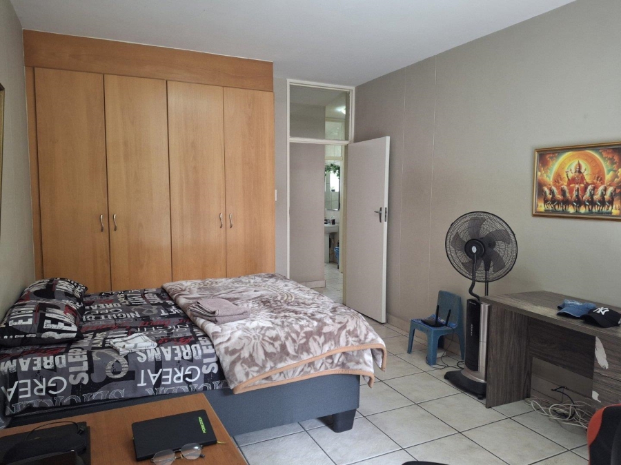 To Let 2 Bedroom Property for Rent in Sandown Gauteng