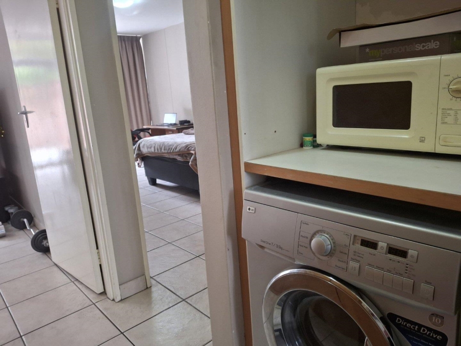 To Let 2 Bedroom Property for Rent in Sandown Gauteng