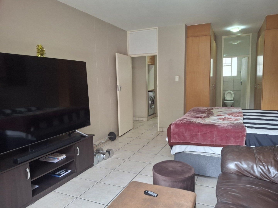 To Let 2 Bedroom Property for Rent in Sandown Gauteng
