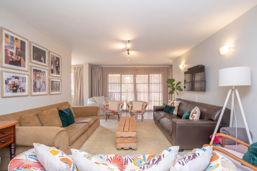 4 Bedroom Property for Sale in Garsfontein Gauteng