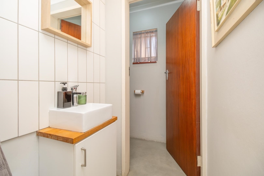 4 Bedroom Property for Sale in Garsfontein Gauteng