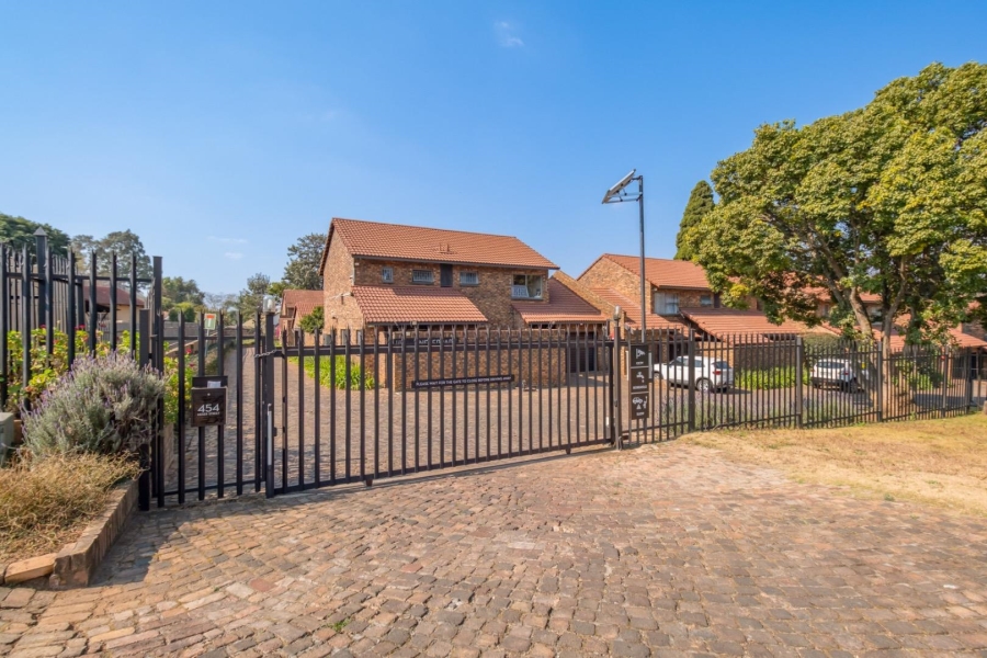 4 Bedroom Property for Sale in Garsfontein Gauteng