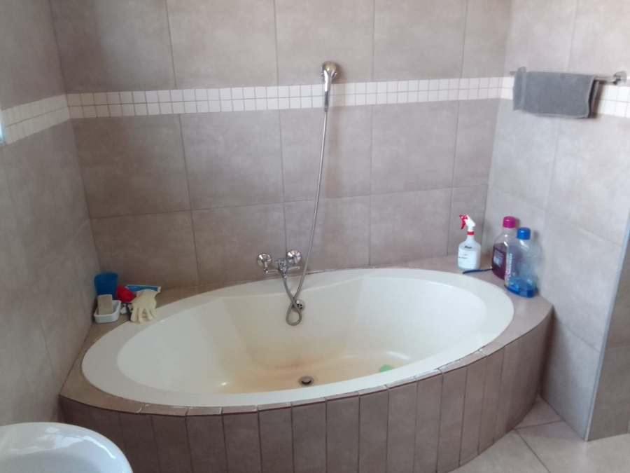 3 Bedroom Property for Sale in Kookrus Gauteng