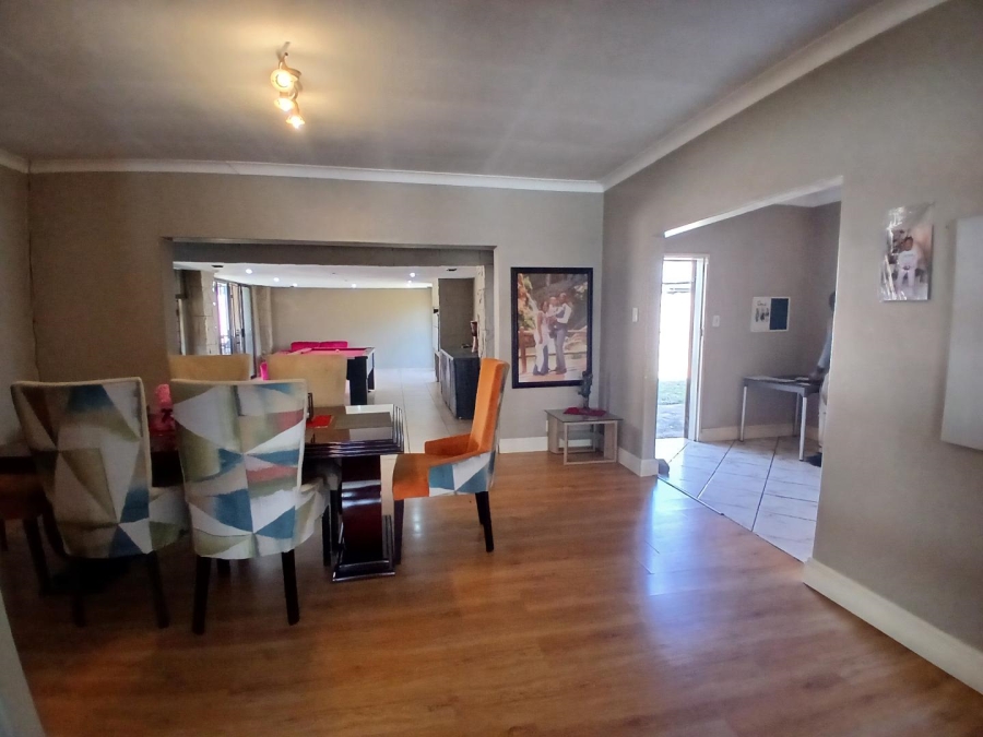 4 Bedroom Property for Sale in Parkhill Gardens Gauteng