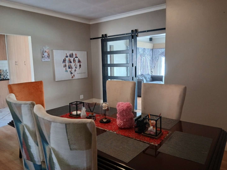 4 Bedroom Property for Sale in Parkhill Gardens Gauteng