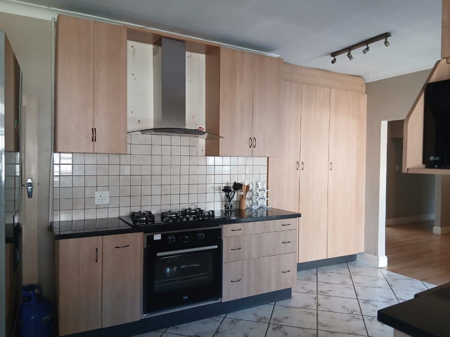 4 Bedroom Property for Sale in Parkhill Gardens Gauteng