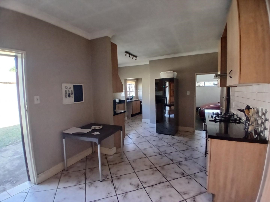 4 Bedroom Property for Sale in Parkhill Gardens Gauteng