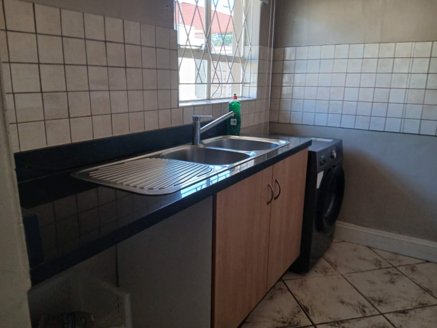 4 Bedroom Property for Sale in Parkhill Gardens Gauteng