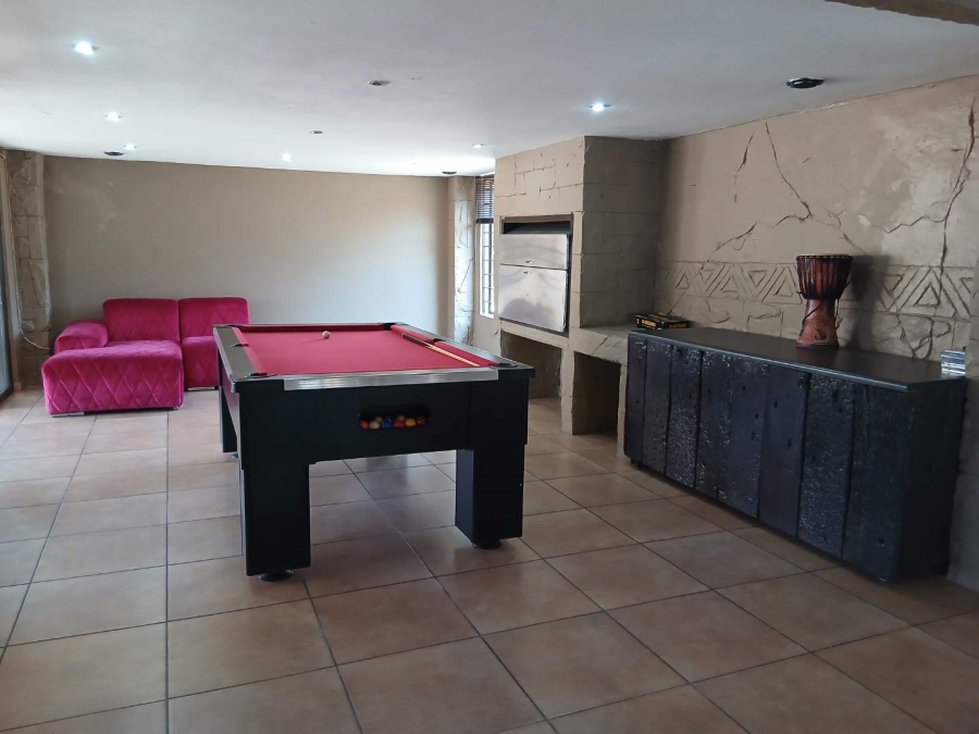 4 Bedroom Property for Sale in Parkhill Gardens Gauteng