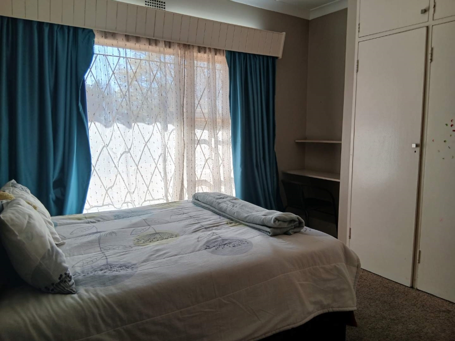 4 Bedroom Property for Sale in Parkhill Gardens Gauteng