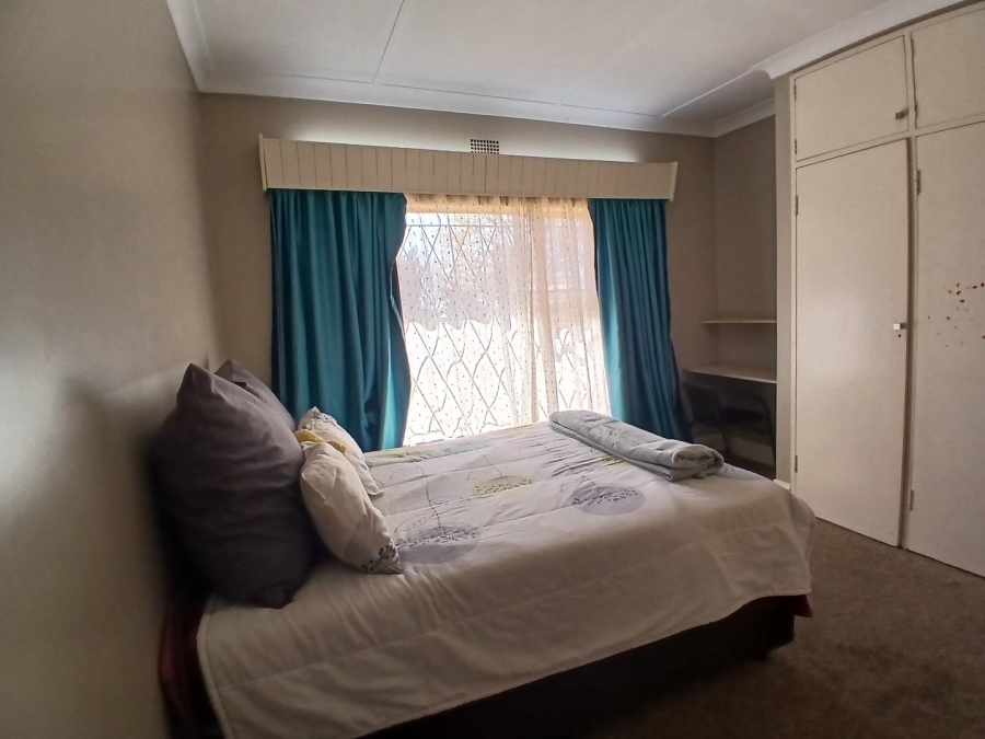 4 Bedroom Property for Sale in Parkhill Gardens Gauteng
