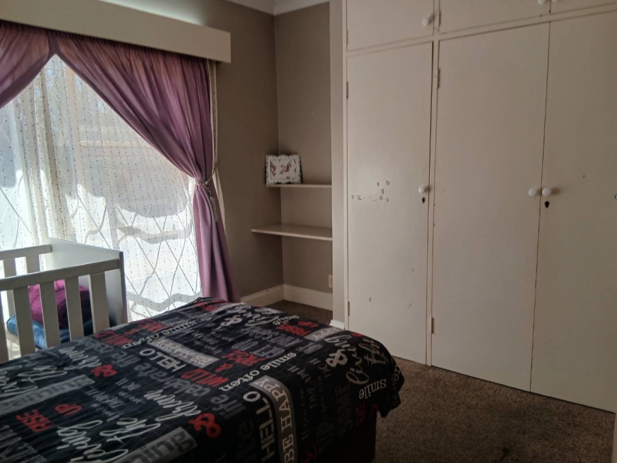 4 Bedroom Property for Sale in Parkhill Gardens Gauteng