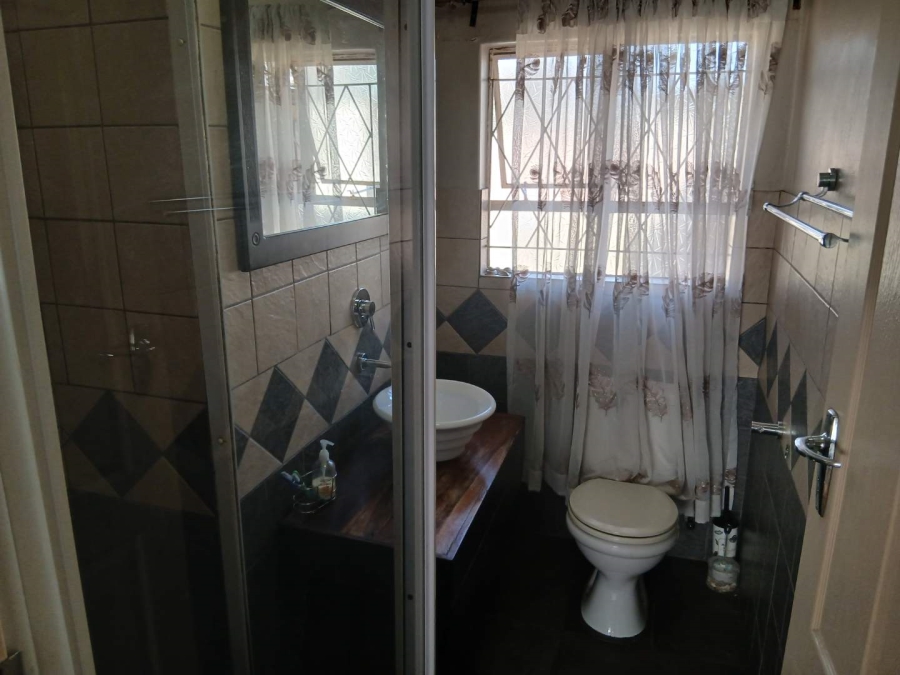 4 Bedroom Property for Sale in Parkhill Gardens Gauteng