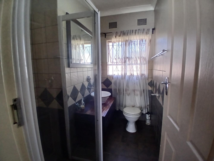 4 Bedroom Property for Sale in Parkhill Gardens Gauteng