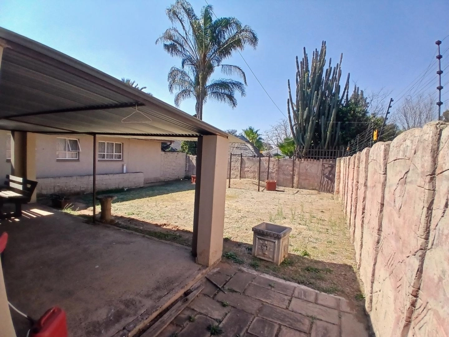 4 Bedroom Property for Sale in Parkhill Gardens Gauteng