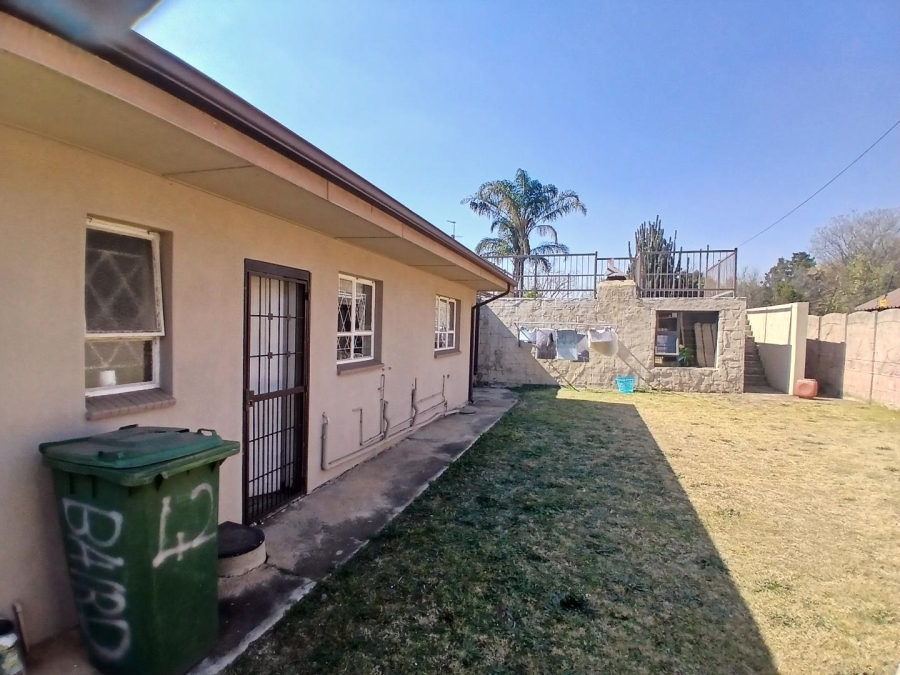 4 Bedroom Property for Sale in Parkhill Gardens Gauteng