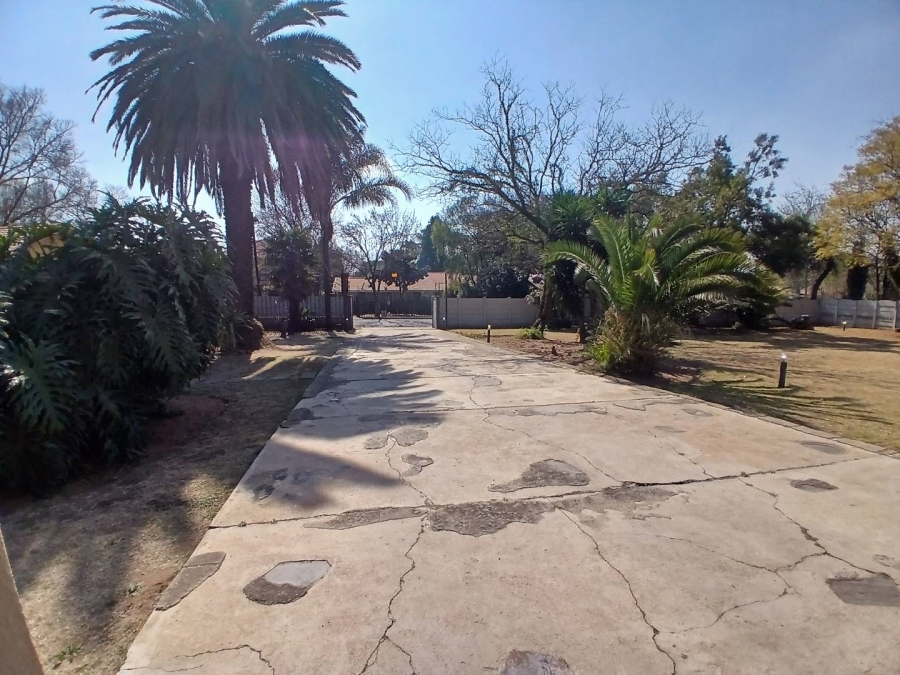 4 Bedroom Property for Sale in Parkhill Gardens Gauteng