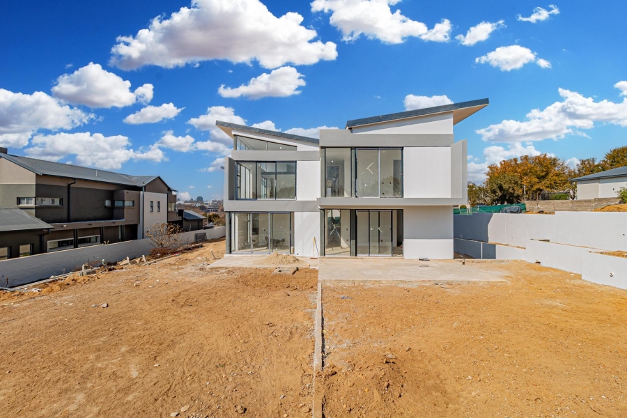 5 Bedroom Property for Sale in Helderfontein Estate Gauteng