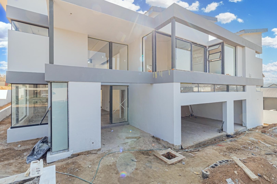 5 Bedroom Property for Sale in Helderfontein Estate Gauteng