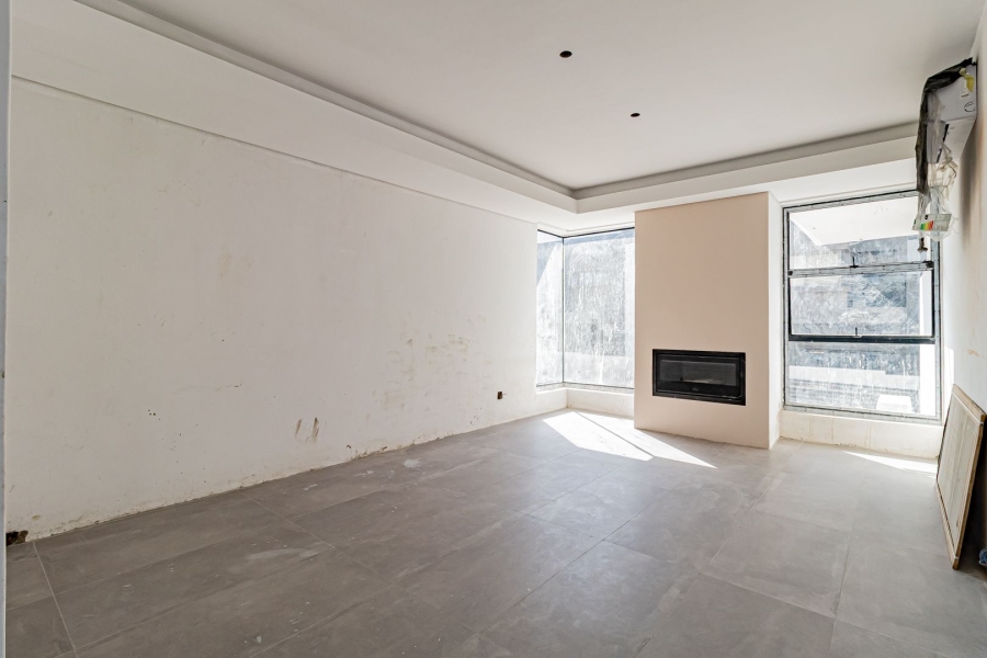 5 Bedroom Property for Sale in Helderfontein Estate Gauteng