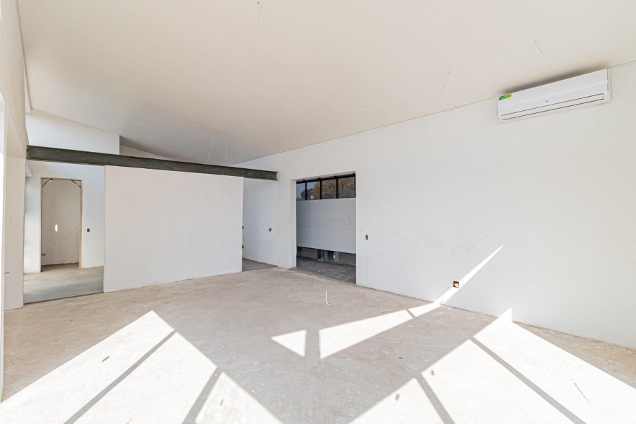 5 Bedroom Property for Sale in Helderfontein Estate Gauteng