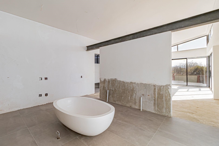 5 Bedroom Property for Sale in Helderfontein Estate Gauteng
