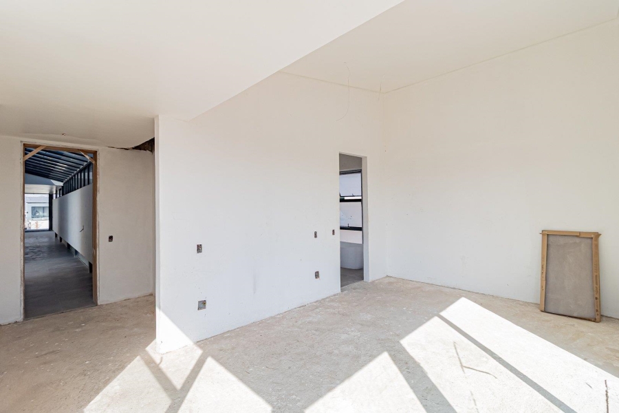 5 Bedroom Property for Sale in Helderfontein Estate Gauteng