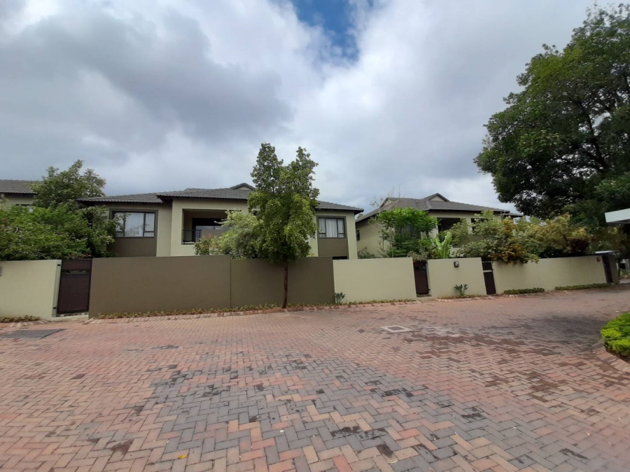 To Let 2 Bedroom Property for Rent in Broadacres Gauteng