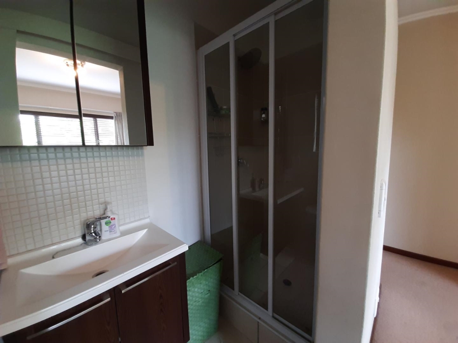 To Let 2 Bedroom Property for Rent in Broadacres Gauteng