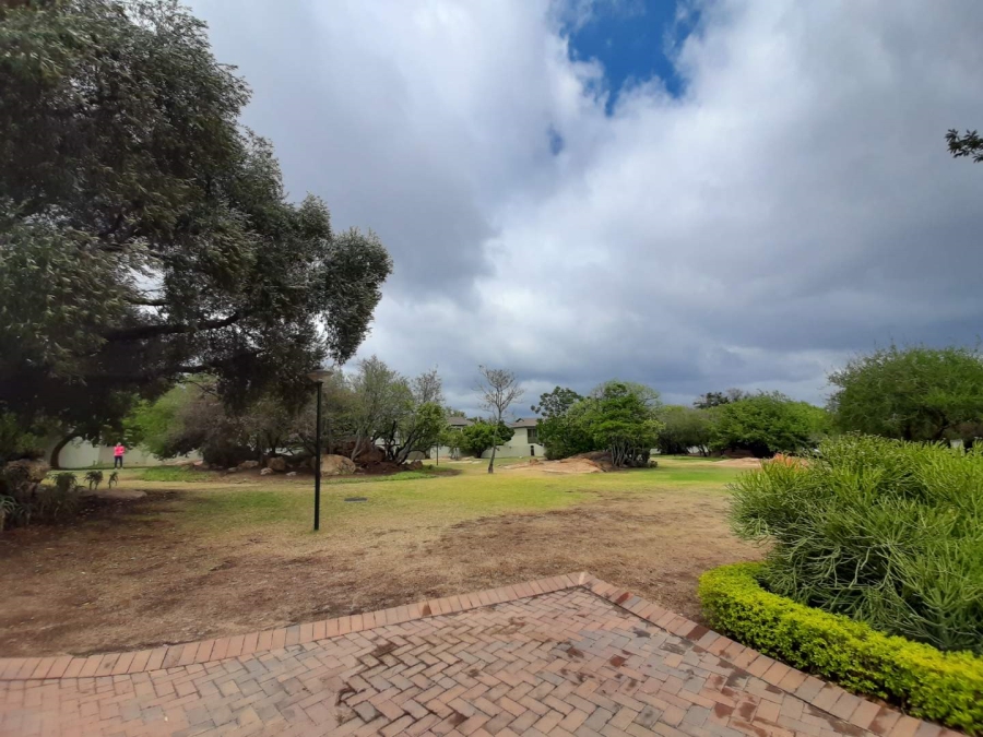To Let 2 Bedroom Property for Rent in Broadacres Gauteng