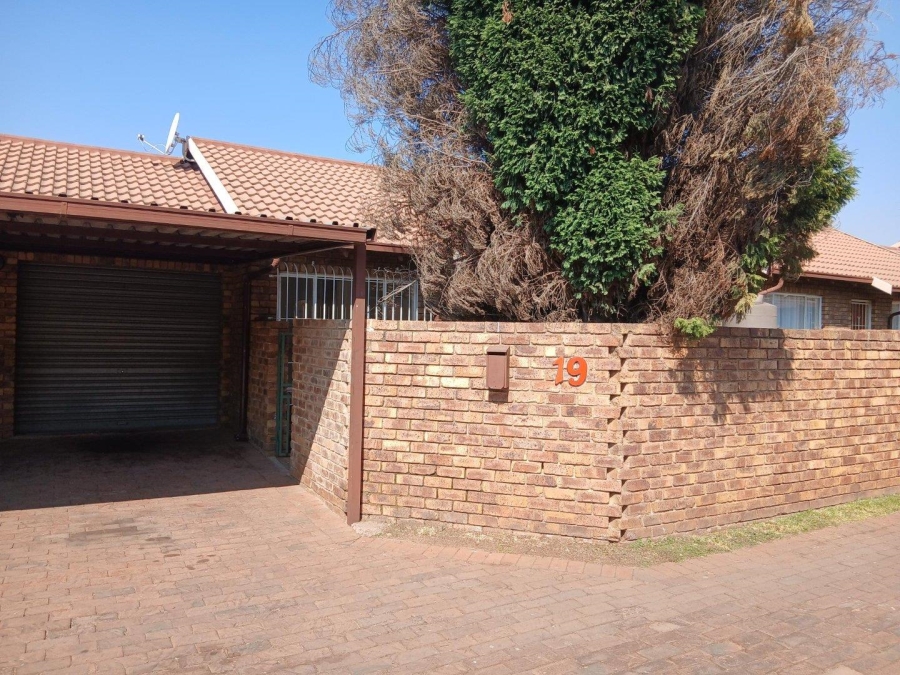 2 Bedroom Property for Sale in Terenure Gauteng