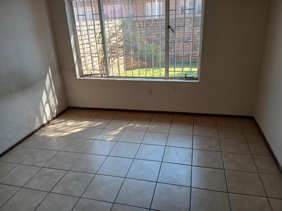 2 Bedroom Property for Sale in Terenure Gauteng