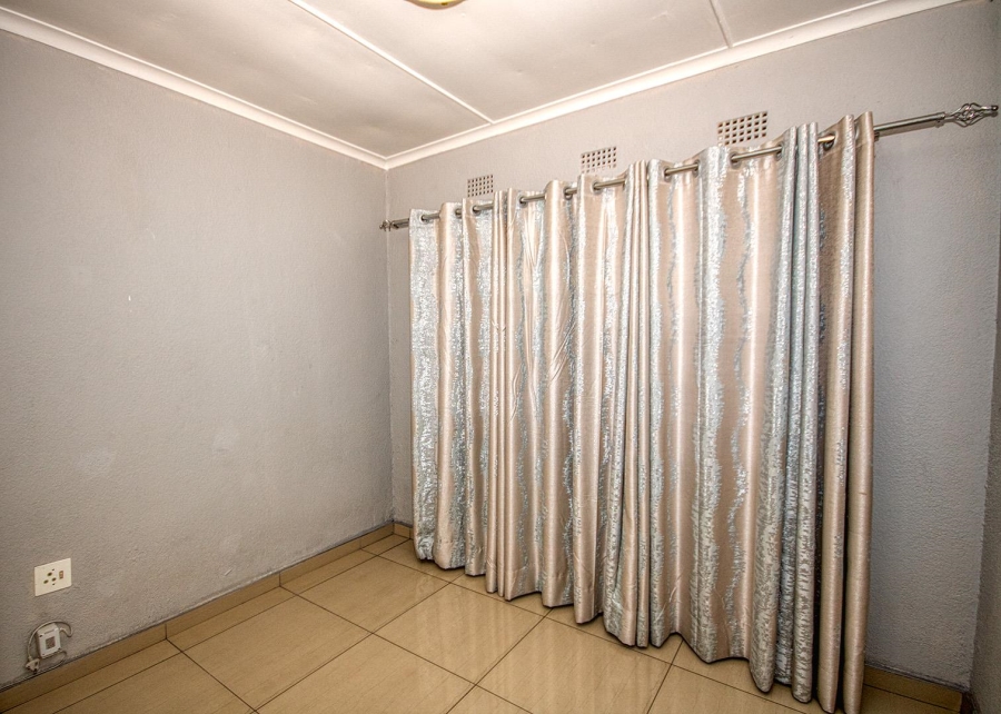 3 Bedroom Property for Sale in Brackendowns Gauteng