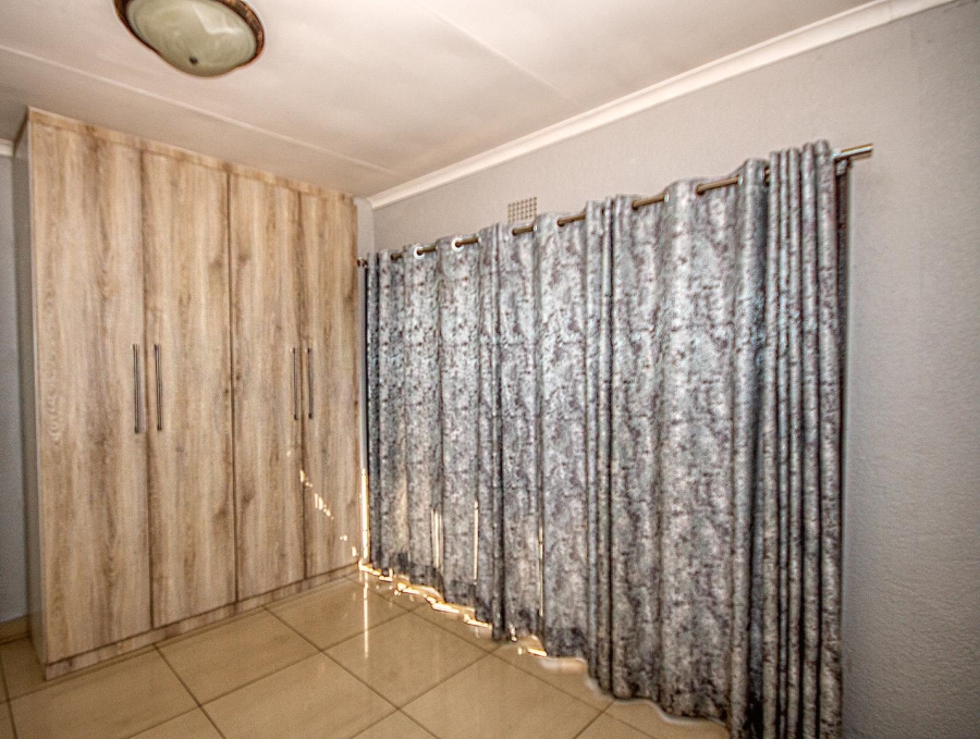 3 Bedroom Property for Sale in Brackendowns Gauteng