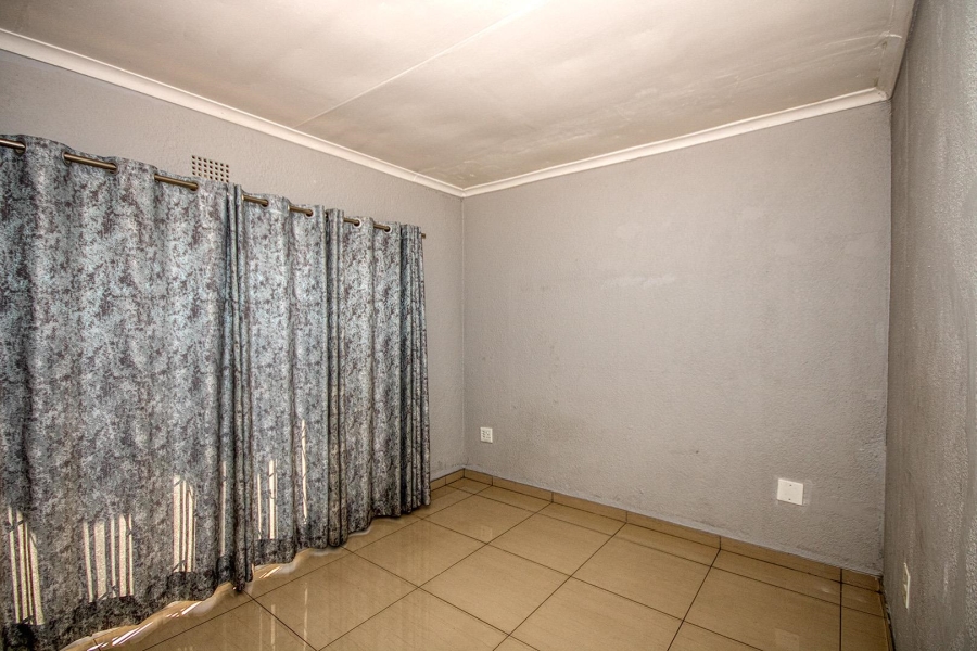 3 Bedroom Property for Sale in Brackendowns Gauteng