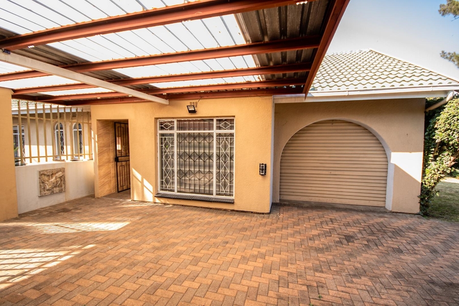 3 Bedroom Property for Sale in Brackendowns Gauteng
