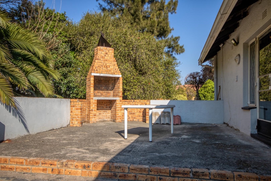 3 Bedroom Property for Sale in Brackendowns Gauteng