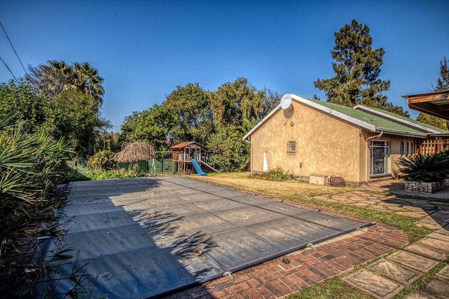 3 Bedroom Property for Sale in Brackendowns Gauteng