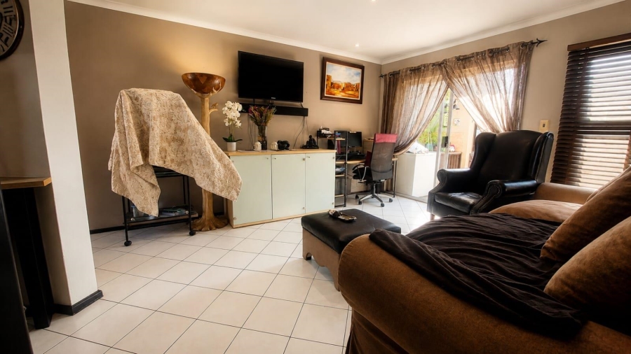 2 Bedroom Property for Sale in South Crest Gauteng