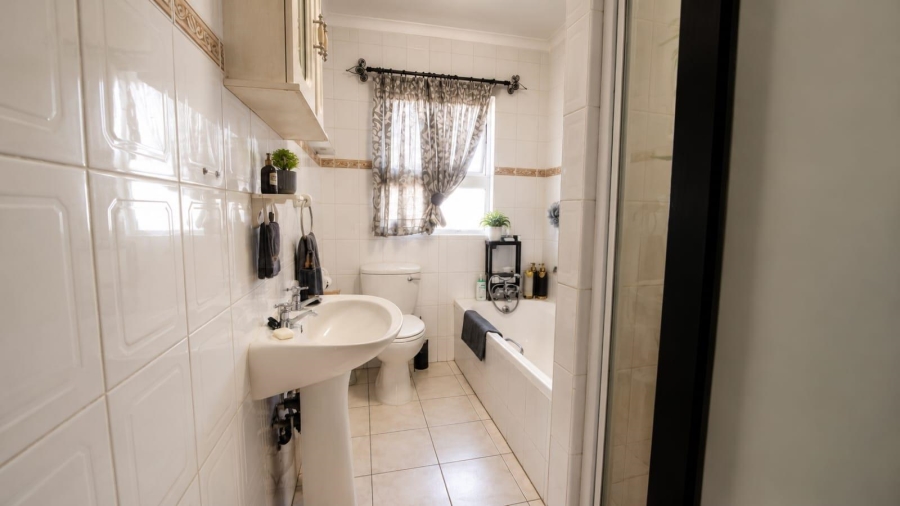 2 Bedroom Property for Sale in South Crest Gauteng