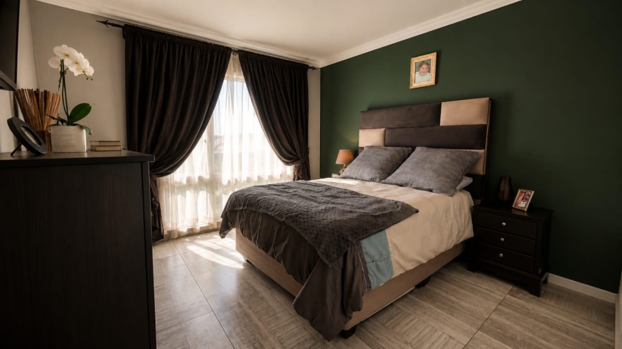 2 Bedroom Property for Sale in South Crest Gauteng