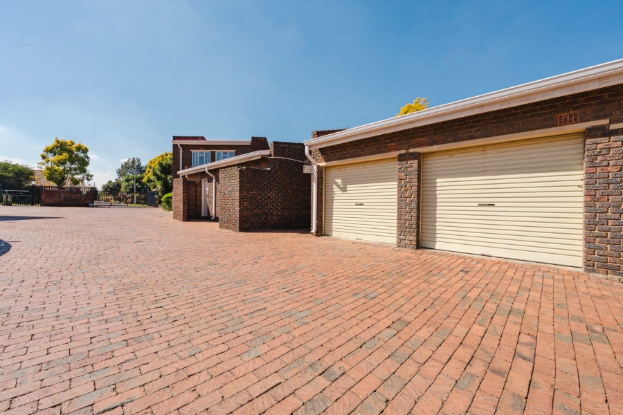 3 Bedroom Property for Sale in Brackenhurst Gauteng