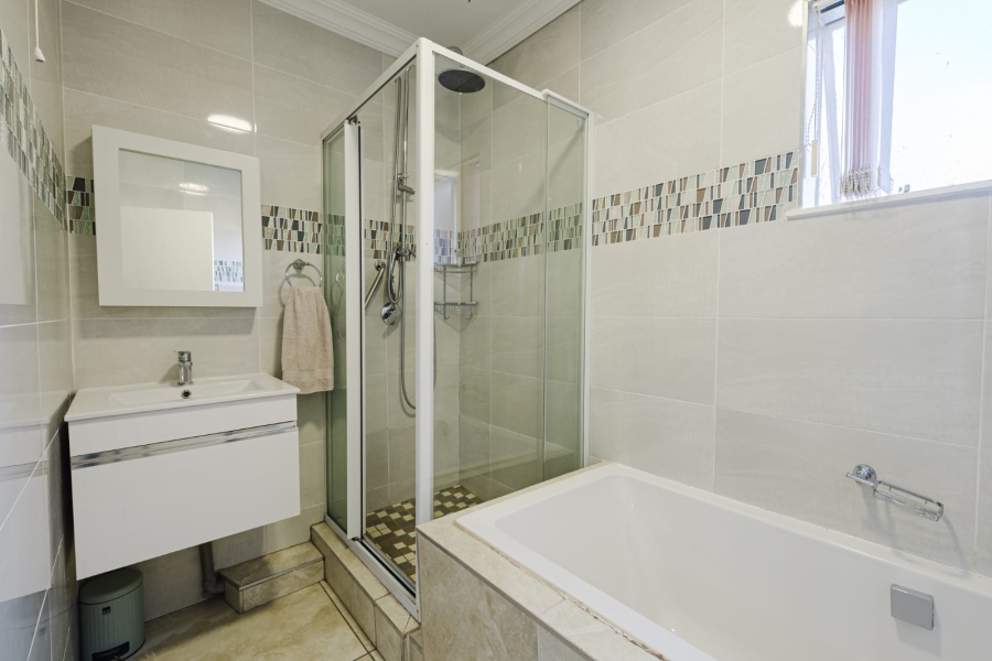 3 Bedroom Property for Sale in Brackenhurst Gauteng