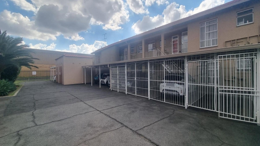2 Bedroom Property for Sale in Brackenhurst Gauteng